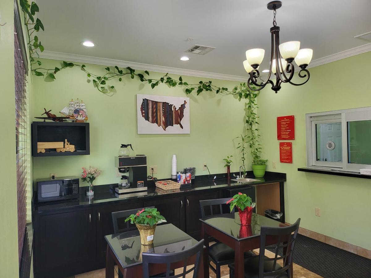 Palace Inn Sam Houston Race Park West Road 外观 照片